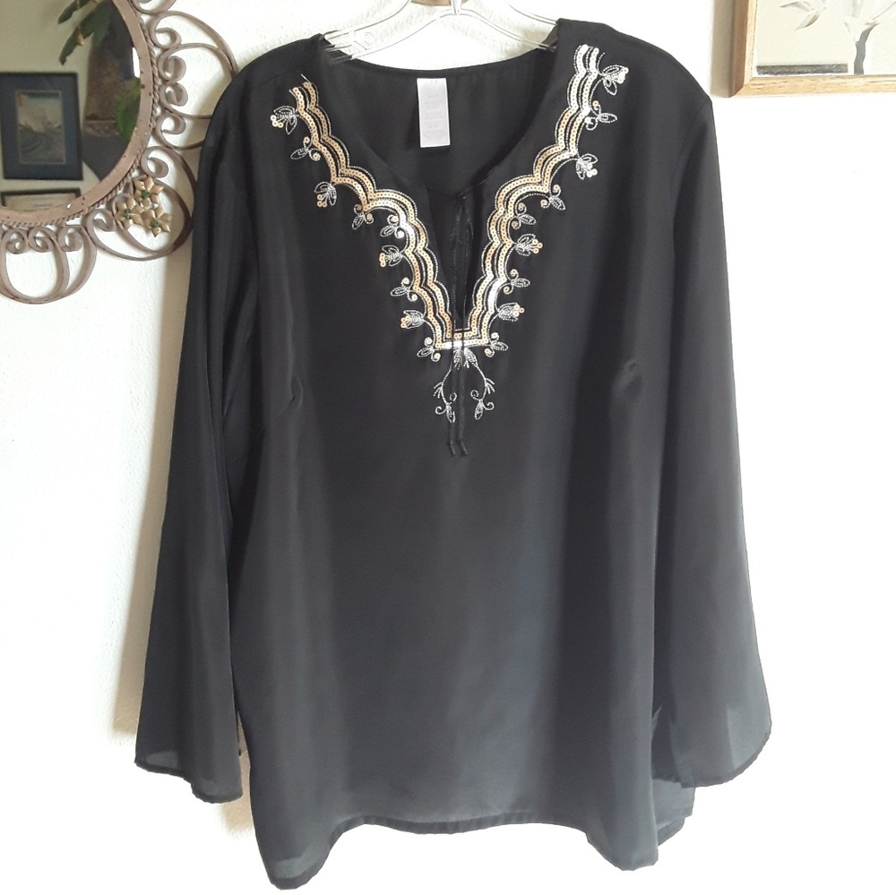 PLUS SIZE 1X BLACK EMBELLISHED NECKLINE TOP